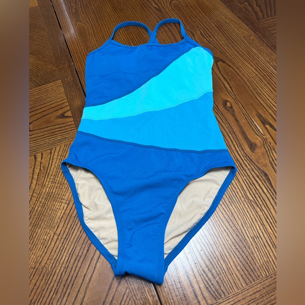 AQUASHAPE BY DOLFIN ONE PIECE SWIMSUIT. SIZE 6 NWT